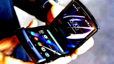 صورة تم التقاطها بواسطة Motorola Razr 2 حادة وتدعي أنها تحتوي على شاشة داخلية أكبر